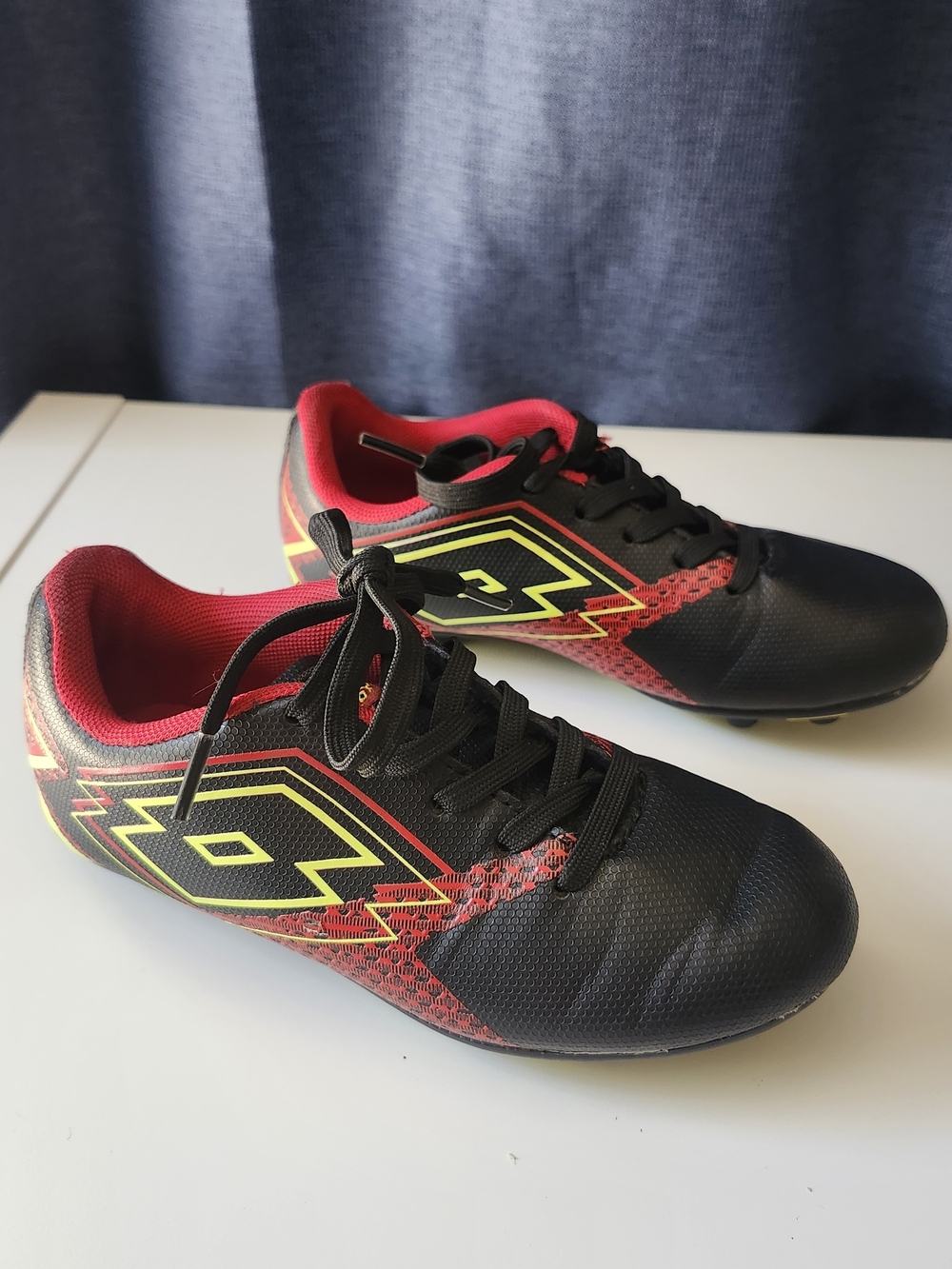 Kids Size 12 Lotto Forza Elite 3 Soccer Cleats